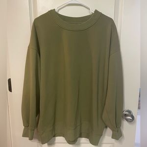 Lululemon Perfectly Oversized Crewneck Sweatshirt in Green size 10.